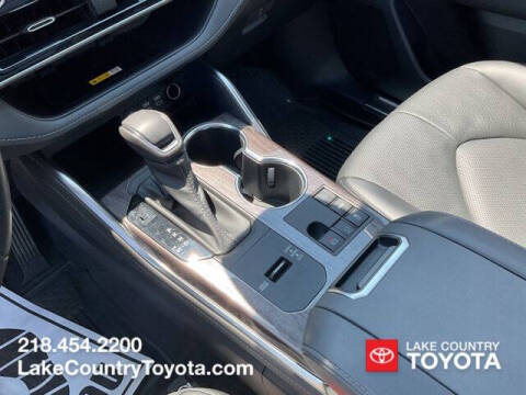 2023 Toyota Highlander Platinum