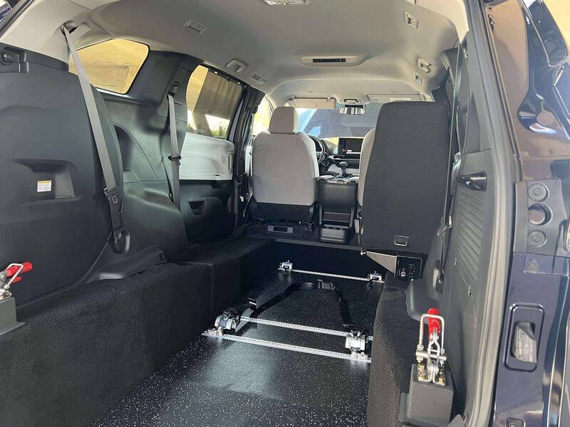 2025 Toyota Sienna LE 8-Passenger