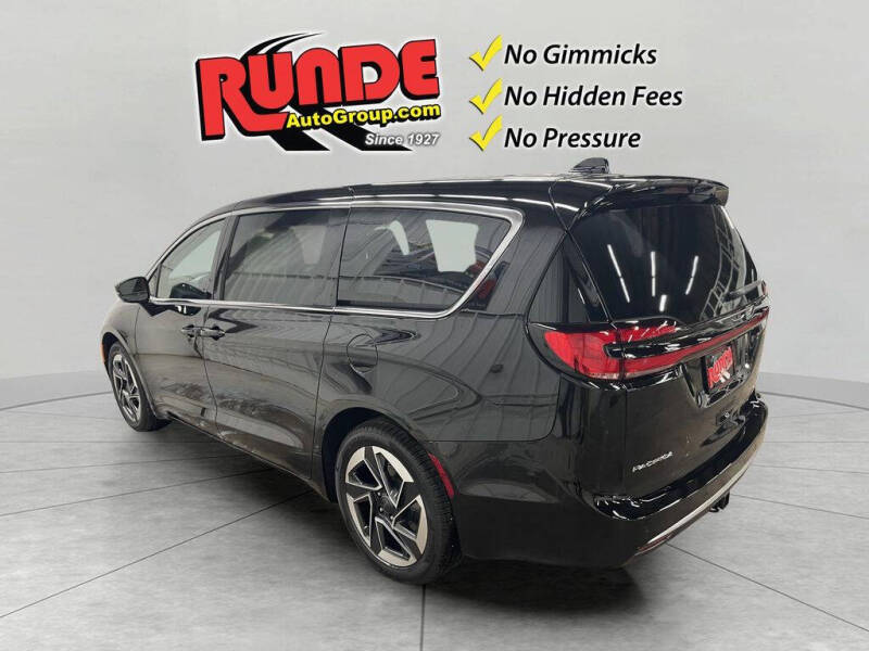 2027 Chrysler Pacifica Limited