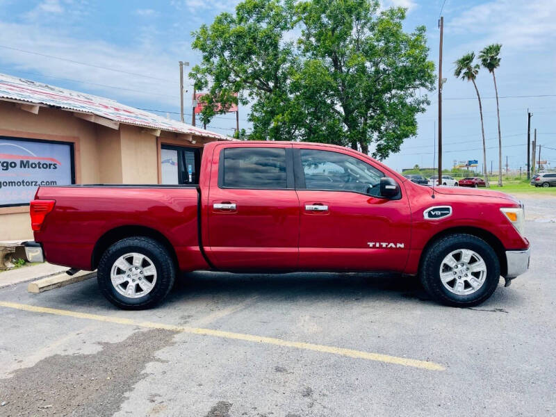 2017 Nissan Titan SV