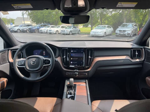 2023 Volvo XC60 B5 Plus Dark Theme
