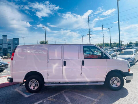 2022 Chevrolet Express 2500