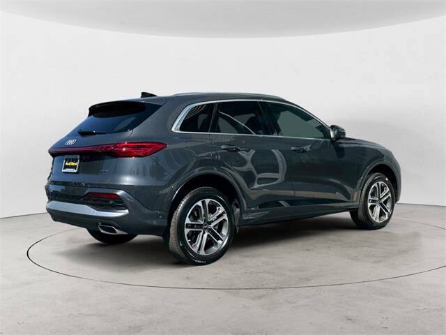 2025 Audi Q5 quattro Premium TFSI