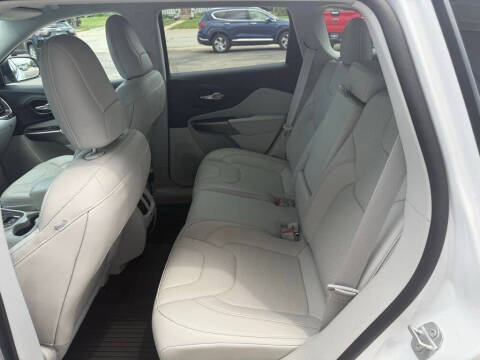 2022 Jeep Cherokee Latitude Lux