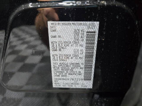 2025 Nissan Pathfinder SV