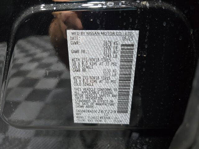 2025 Nissan Pathfinder SV