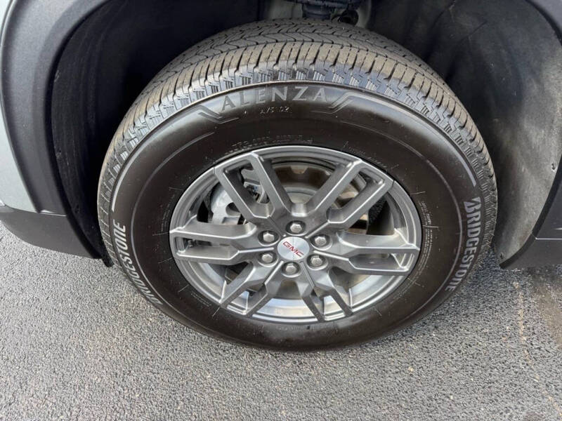 2025 GMC Acadia Elevation