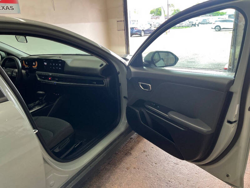 2025 Kia K4 LX