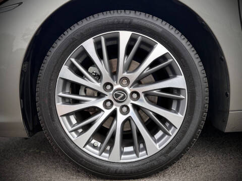 2021 Lexus ES 300h