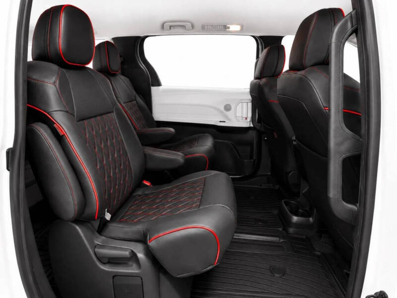 2026 Toyota Sienna LE 8-Passenger