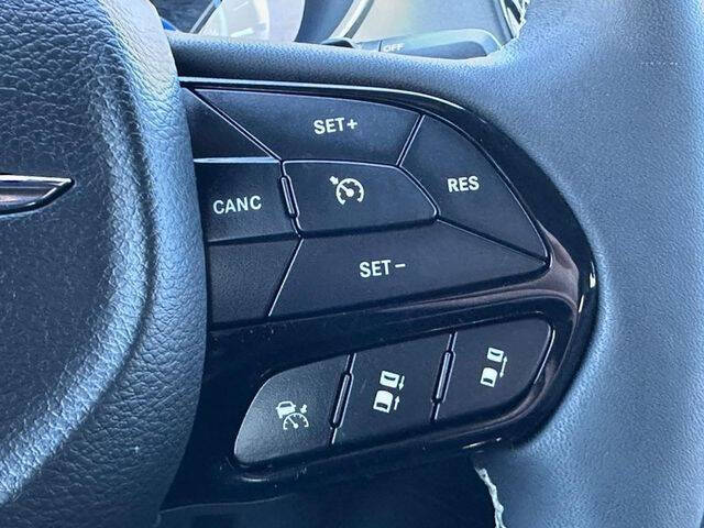 2022 Chrysler Pacifica Hybrid Touring L