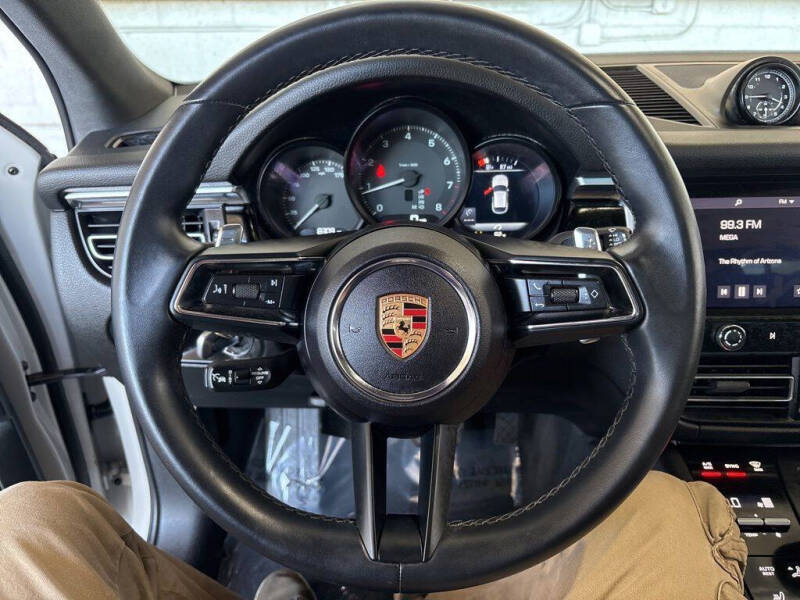 2024 Porsche Macan T