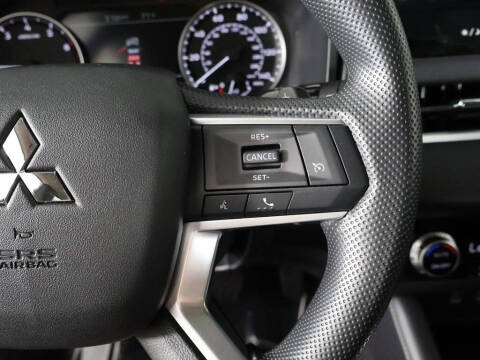2026 Mitsubishi Outlander ES