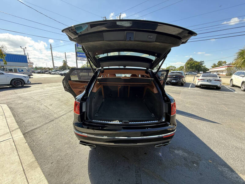 2020 Bentley Bentayga Hybrid