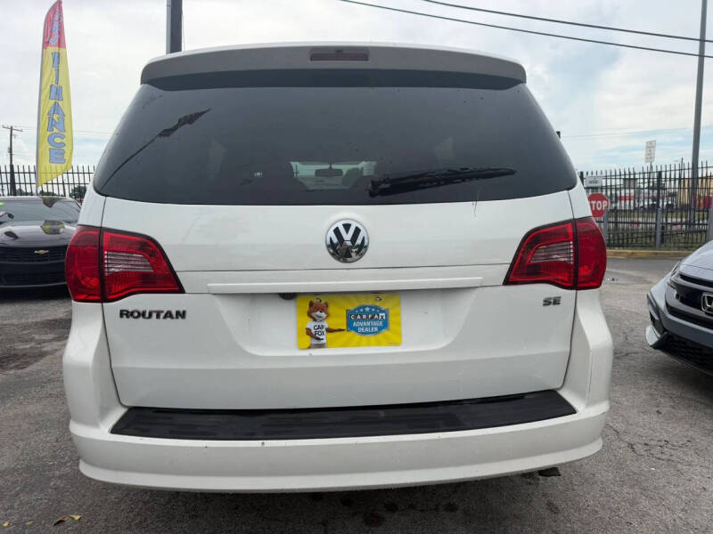 2011 Volkswagen Routan