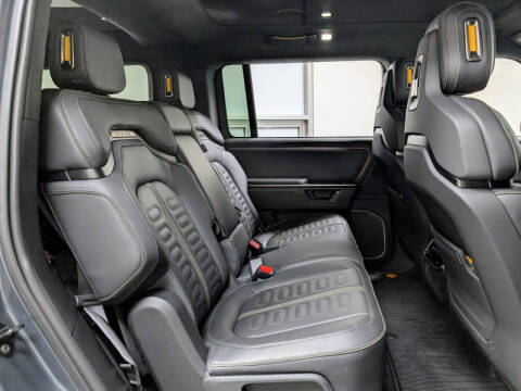 2025 Rivian R1S