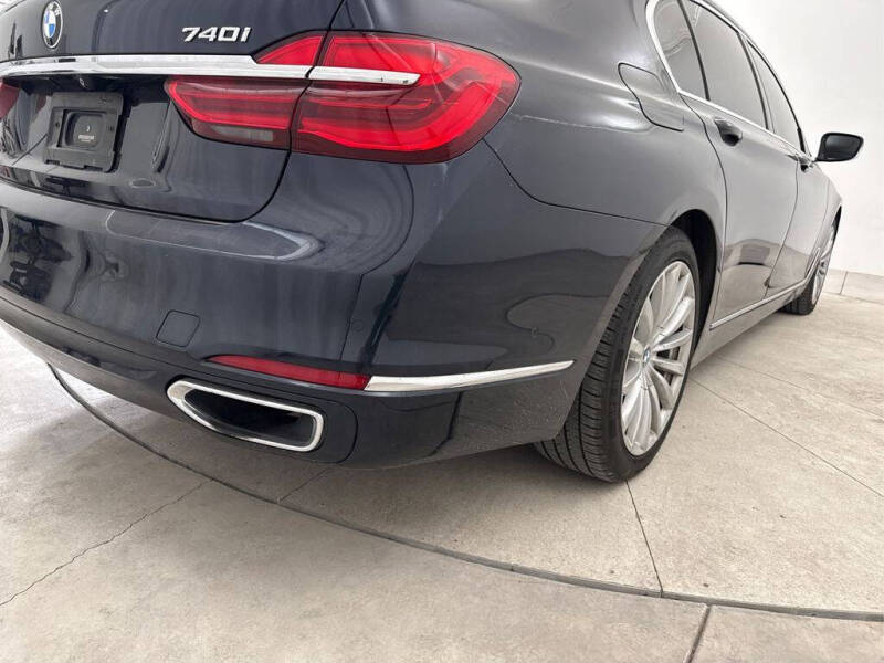 2017 BMW 7 Series 740i