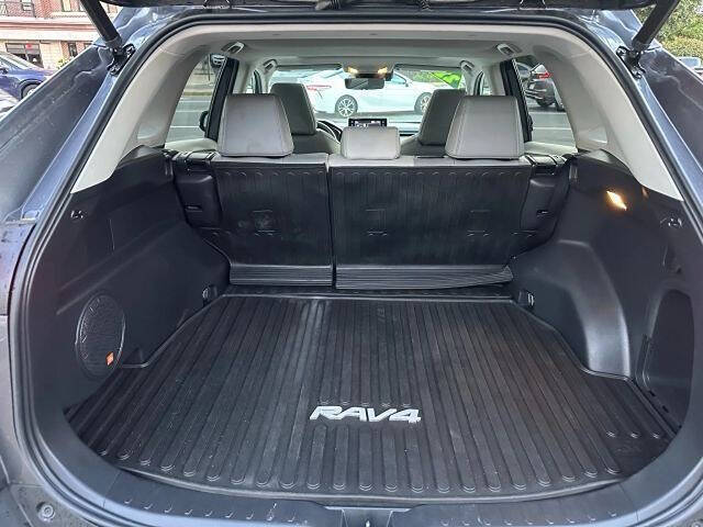 2021 Toyota RAV4 Hybrid XLE Premium