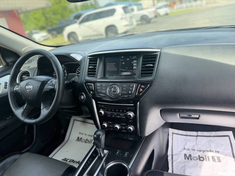 2020 Nissan Pathfinder SL