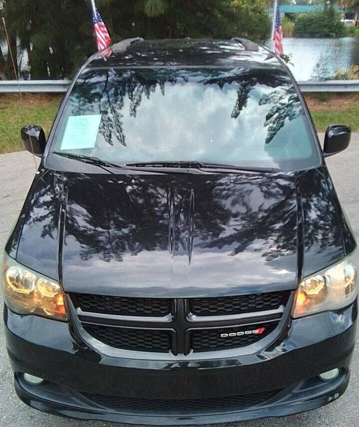 2016 DODGE Grand Caravan Minivan - $15,999