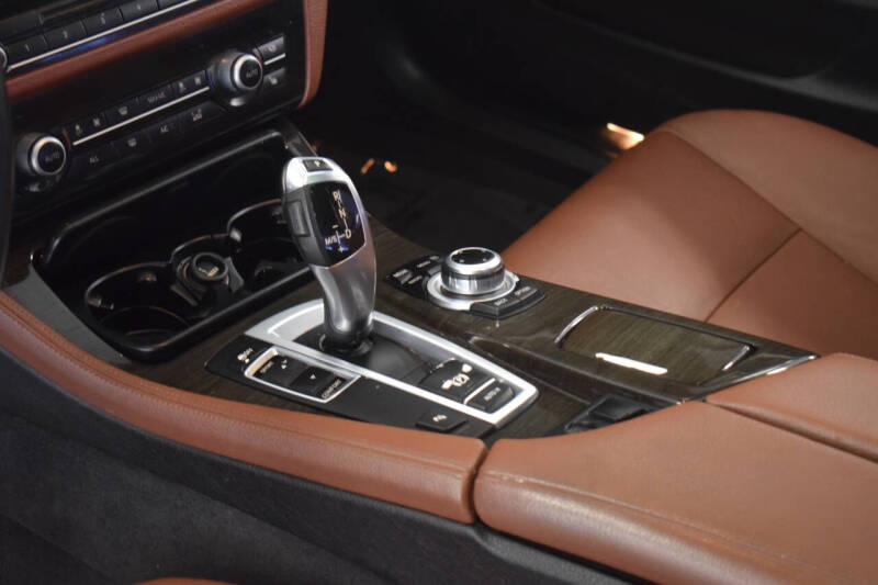 2013 BMW 5 Series 528i