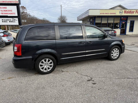 2013 Chrysler Town and Country Touring
