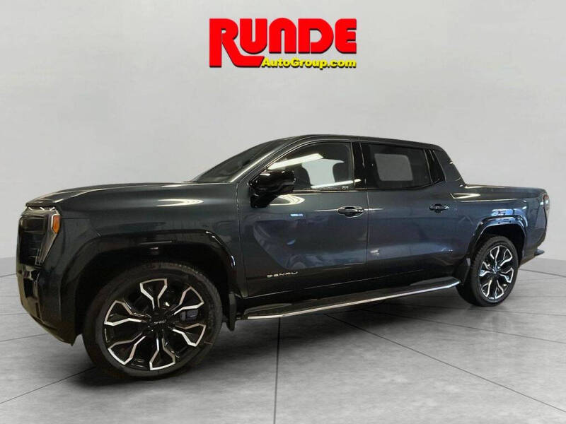 2025 GMC Sierra EV Denali's photo
