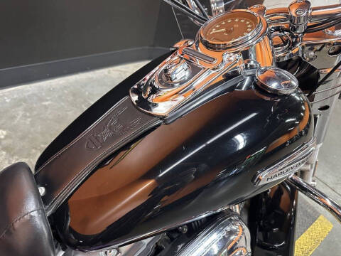 2014 Harley-Davidson FLD - Dyna Switchback