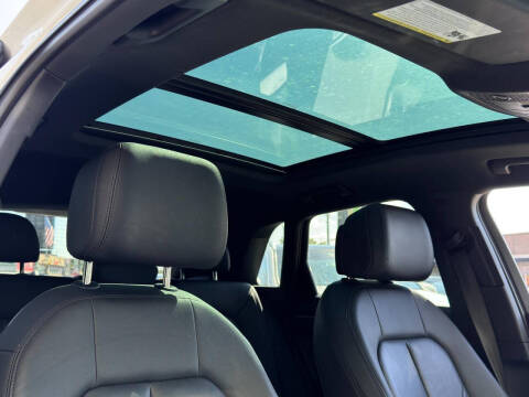 2023 Audi Q3 quattro S line Premium 45 TFSI