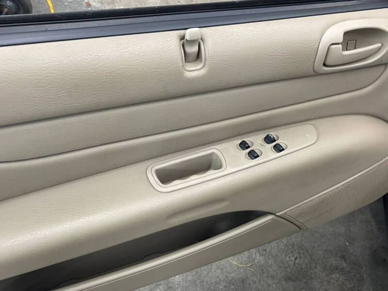 2004 Chrysler Sebring