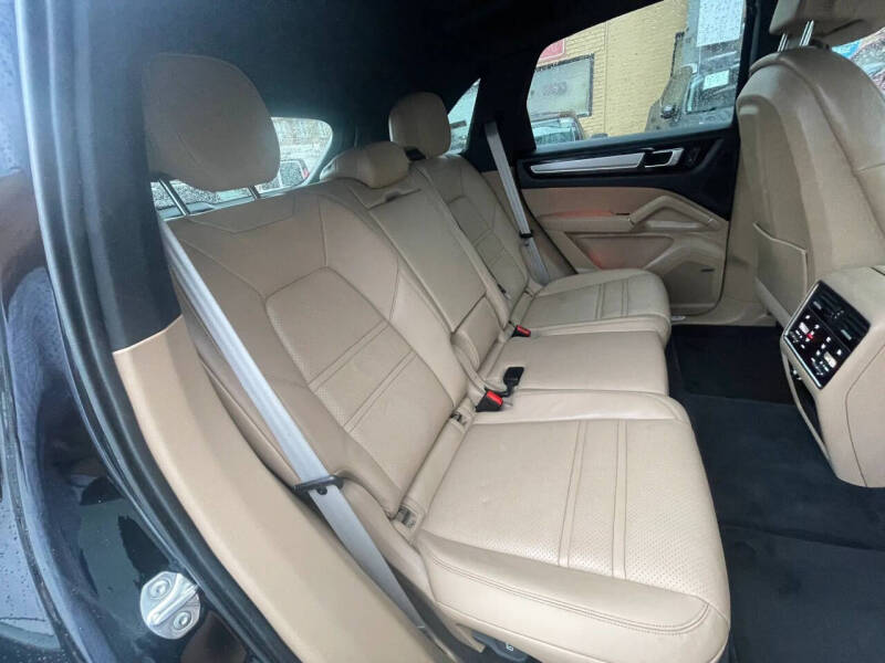 2023 Porsche Cayenne