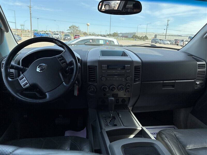 2004 Nissan Armada SE