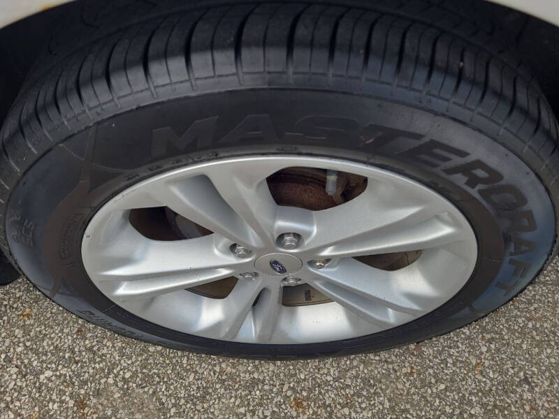 2014 Ford Taurus SEL