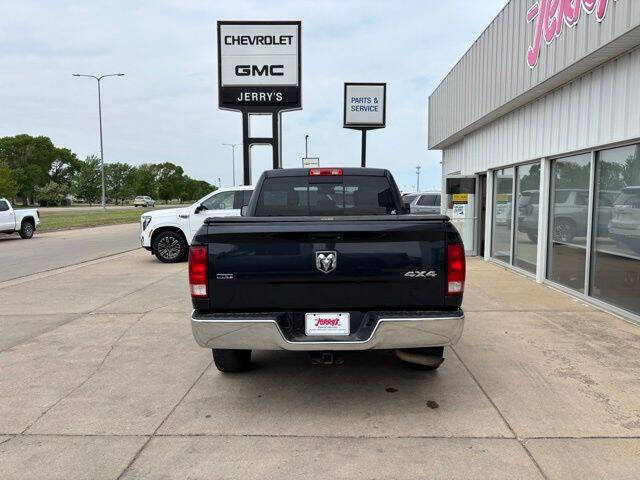 2016 RAM 1500 SLT