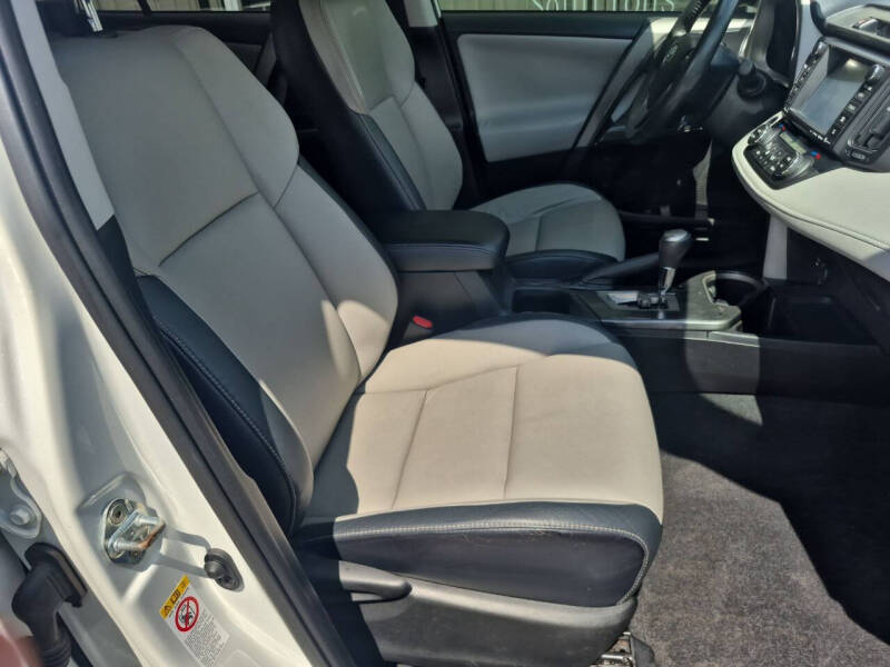 2017 Toyota RAV4 Platinum