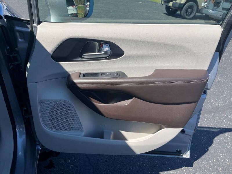 2020 Chrysler Pacifica Touring