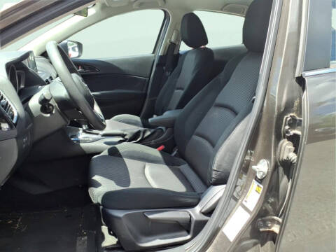 2016 Mazda MAZDA3 i Sport