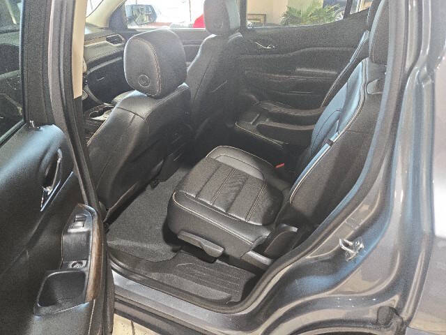 2022 GMC Acadia Denali