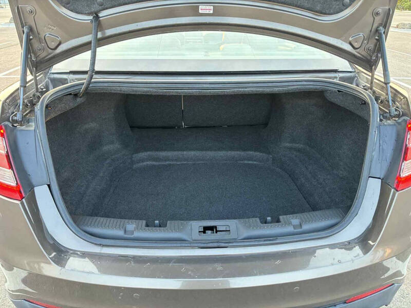 2015 Ford Taurus SEL