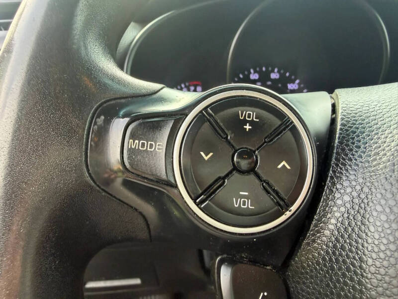2016 Kia Soul +