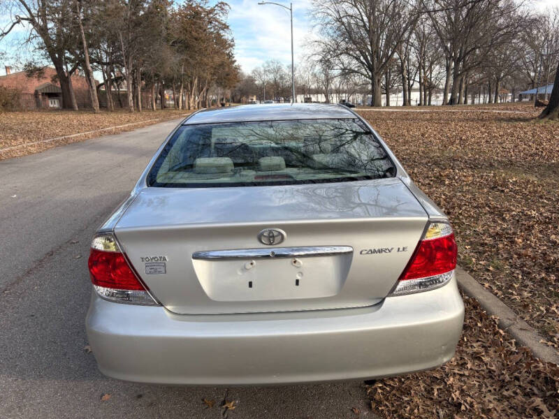 2005 Toyota Camry LE
