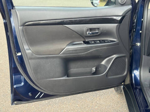 2016 Mitsubishi Outlander SE