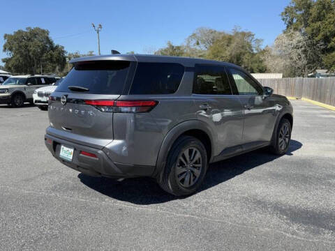 2022 Nissan Pathfinder S