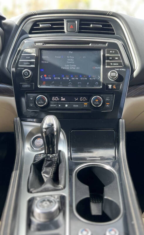 2017 Nissan Maxima Platinum