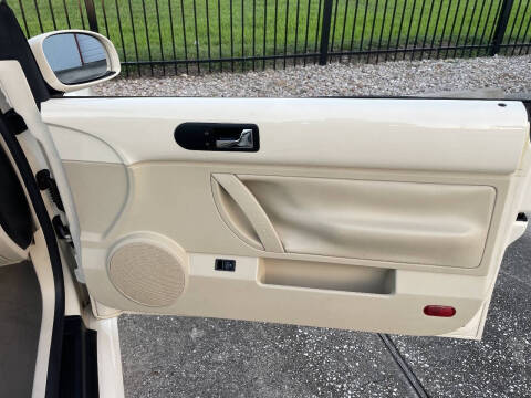 2009 Volkswagen New Beetle Convertible Base PZEV