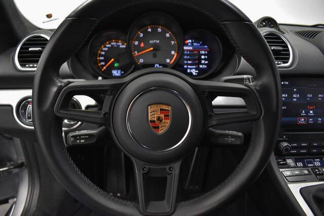 2022 Porsche 718 Cayman GT4