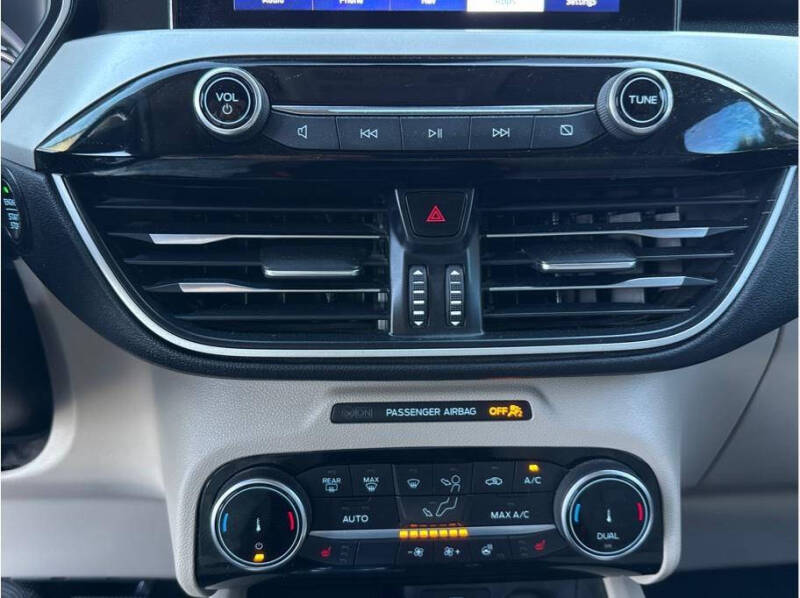 2022 Ford Escape Hybrid SEL