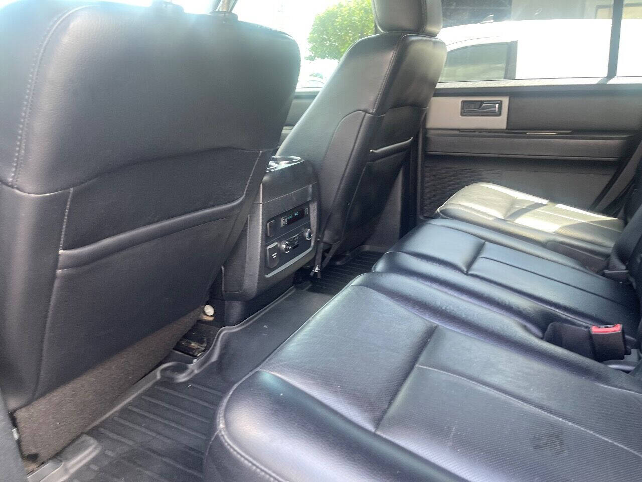 2015 Ford Expedition SUV / Crossover - $15,900