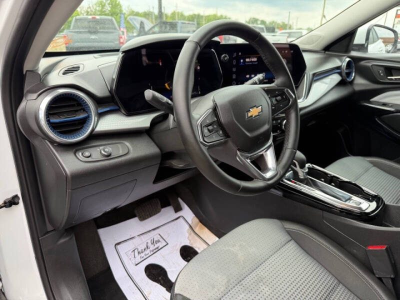 2025 Chevrolet Trax LT