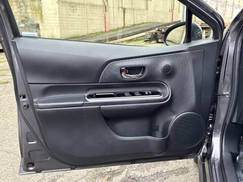 2018 Toyota Prius c Four